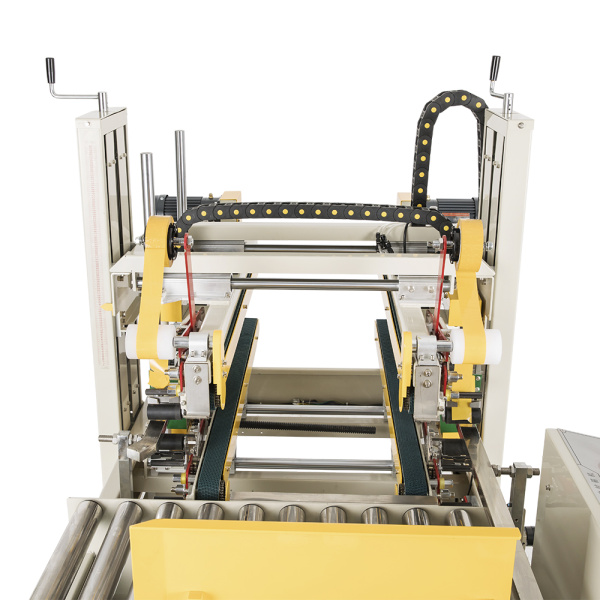 Полуавтоматический заклейщик углов коробов FXJ-555H Foodatlas